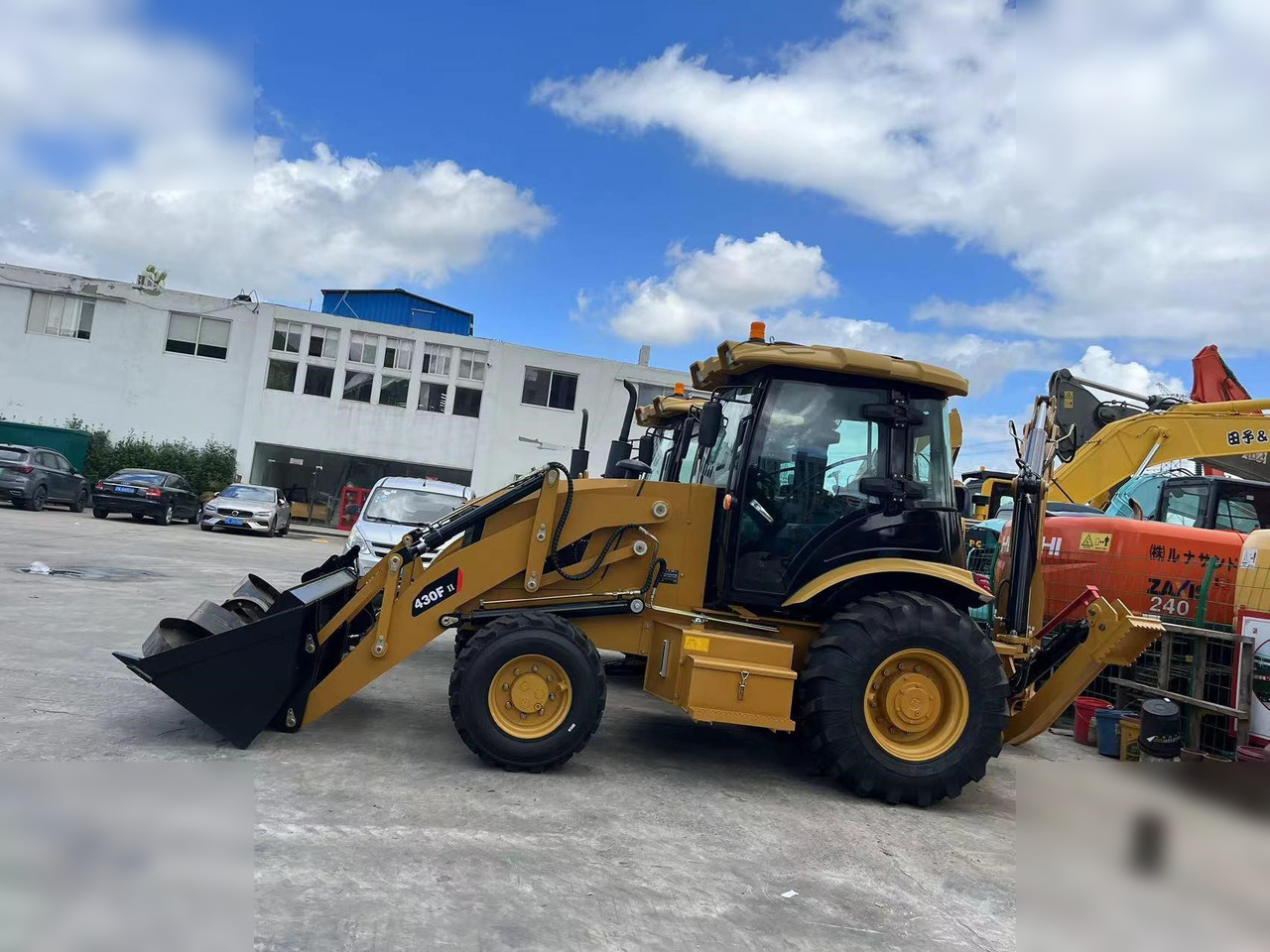 CATERPILLAR 430F2 - Máy xúc trước múc sau: hình 1 CATERPILLAR 430F2 - Máy xúc trước múc sau: hình 1