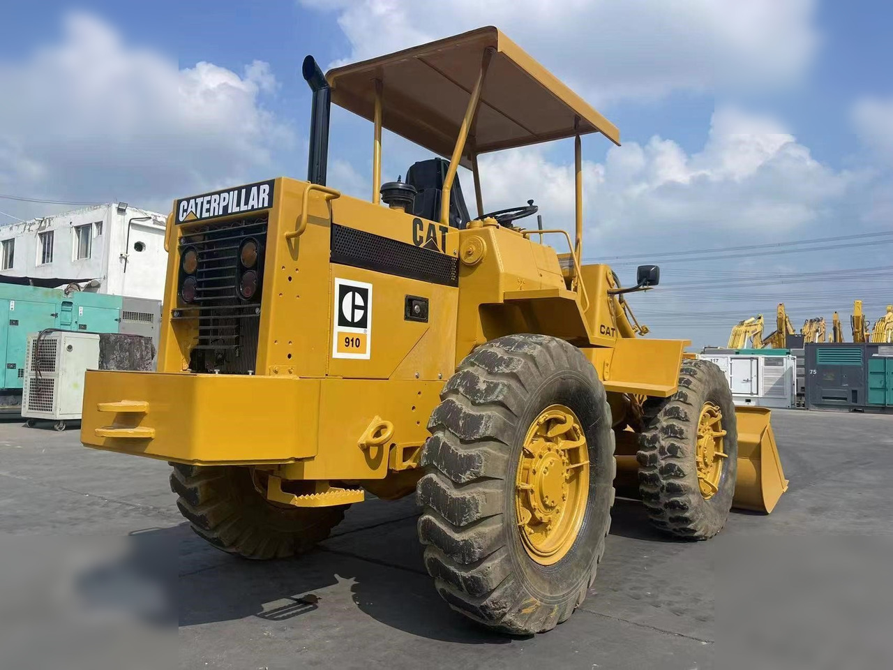 CATERPILLAR 910 - Máy xúc lật bánh lốp: hình 4 CATERPILLAR 910 - Máy xúc lật bánh lốp: hình 4