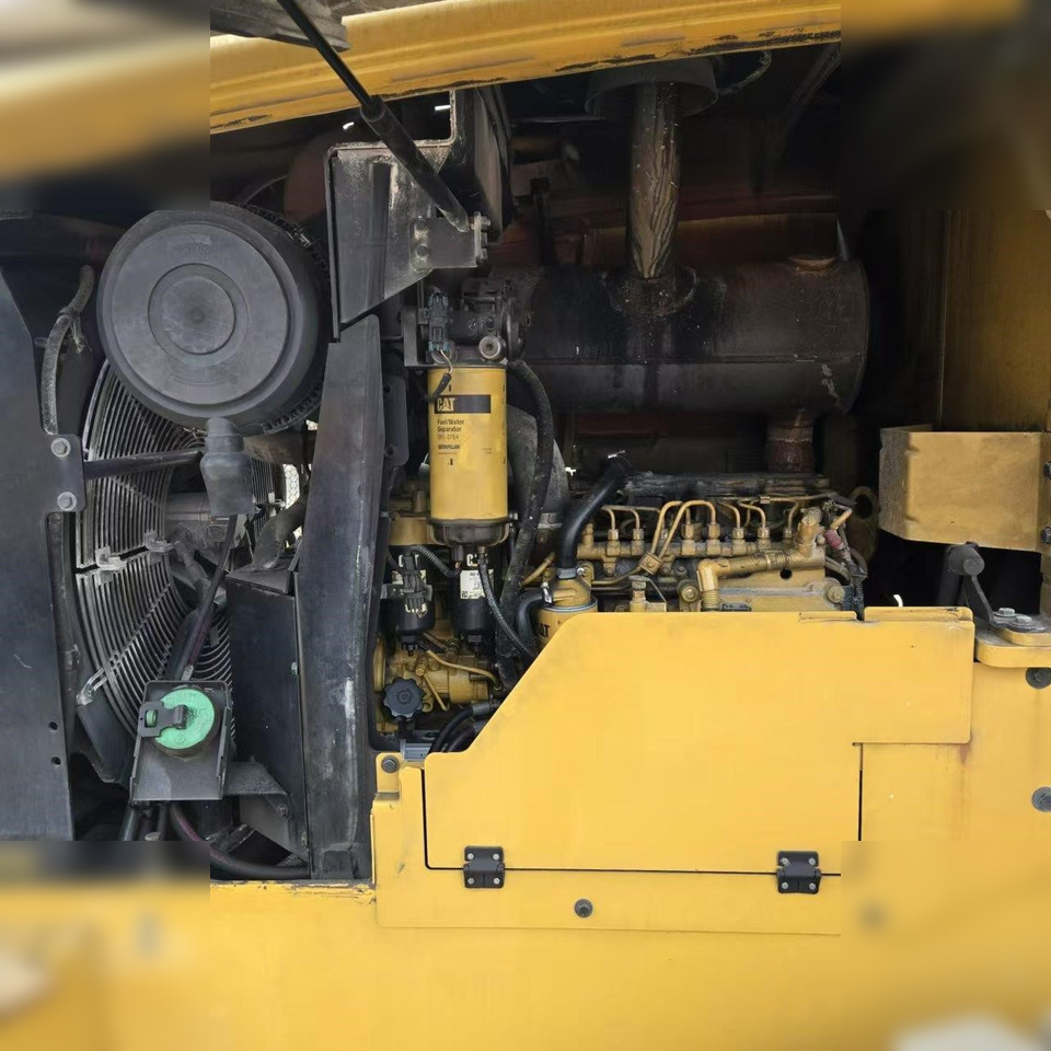 Máy xúc lật bánh lốp CATERPILLAR 924K: hình 7