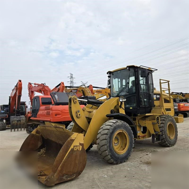 CATERPILLAR 924K - Máy xúc lật bánh lốp: hình 3 CATERPILLAR 924K - Máy xúc lật bánh lốp: hình 3