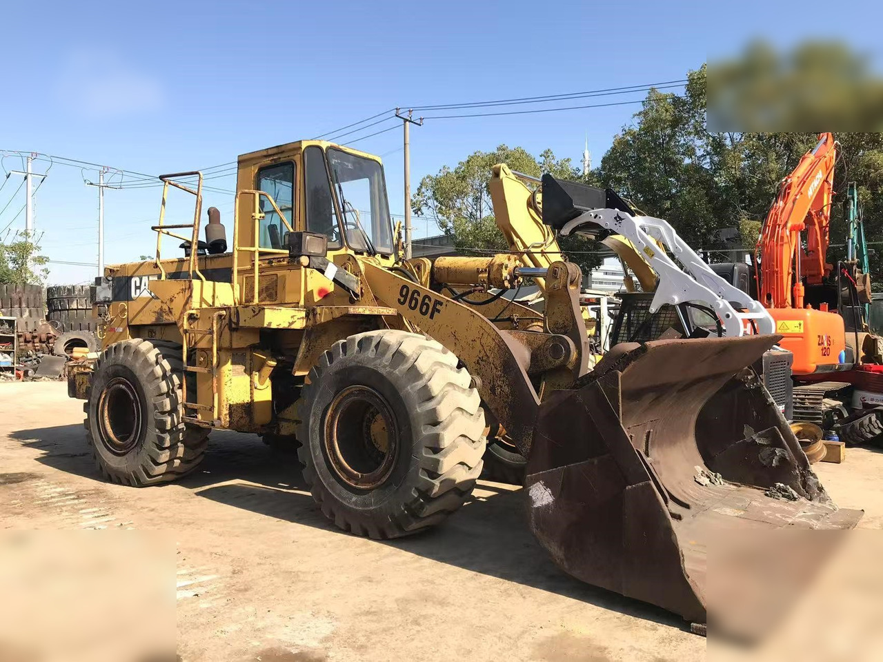 CATERPILLAR 966F I - Máy xúc lật bánh lốp: hình 1 CATERPILLAR 966F I - Máy xúc lật bánh lốp: hình 1