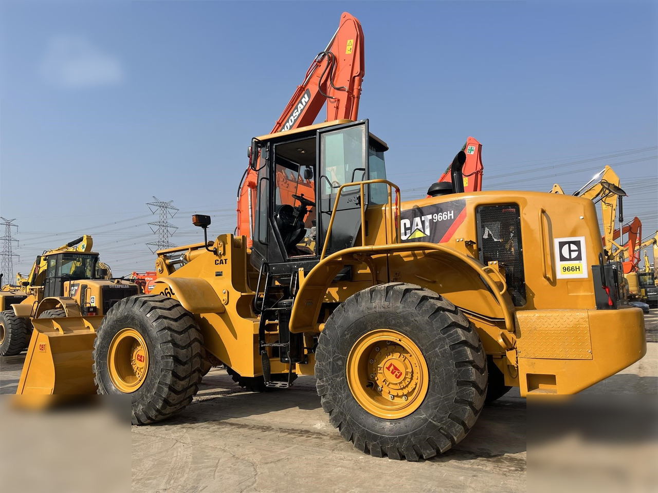 CATERPILLAR 966H - Máy xúc lật bánh lốp: hình 3 CATERPILLAR 966H - Máy xúc lật bánh lốp: hình 3
