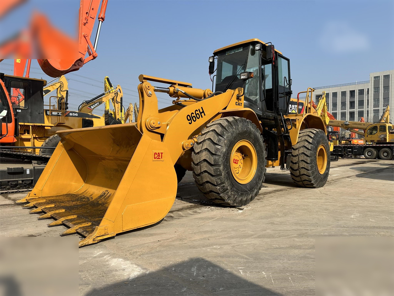 CATERPILLAR 966H - Máy xúc lật bánh lốp: hình 4 CATERPILLAR 966H - Máy xúc lật bánh lốp: hình 4