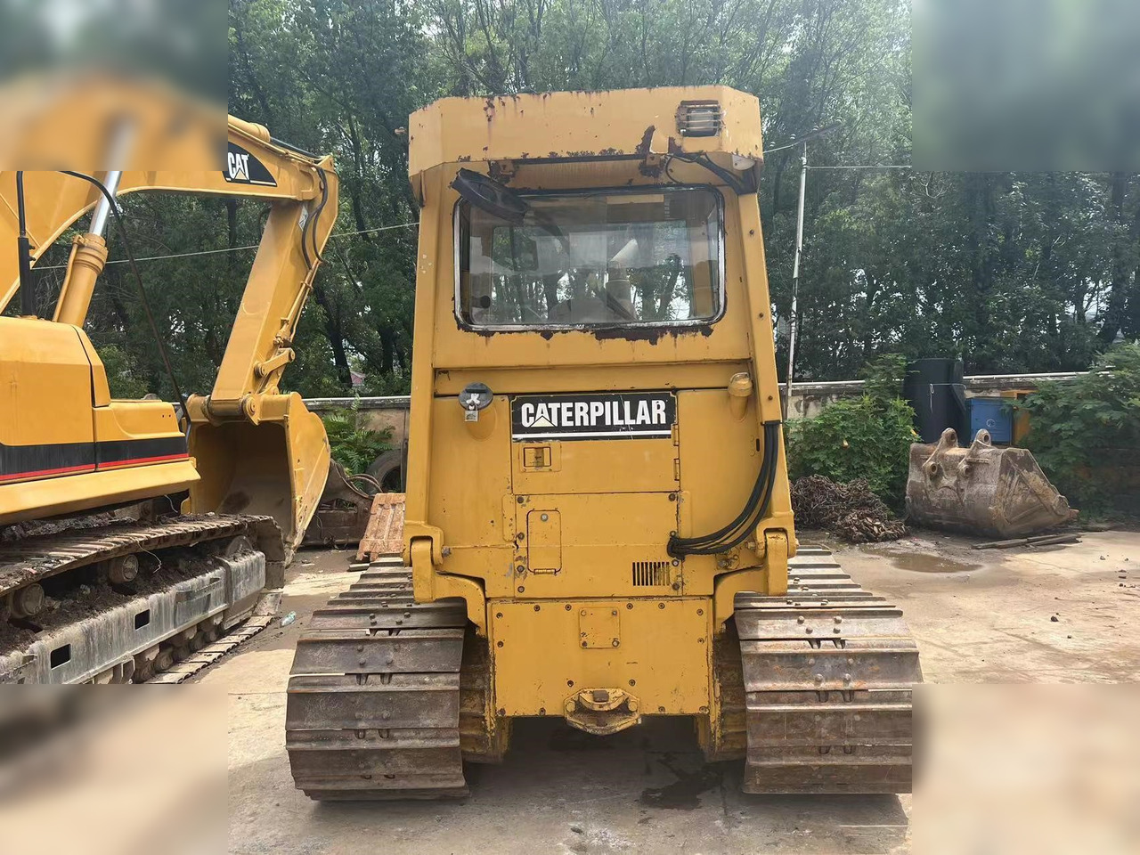 CATERPILLAR D5C - Máy ủi: hình 2 CATERPILLAR D5C - Máy ủi: hình 2