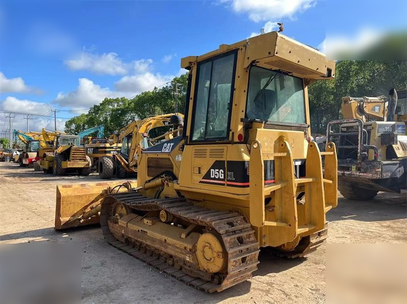 CATERPILLAR D5G XL - Máy ủi: hình 2 CATERPILLAR D5G XL - Máy ủi: hình 2