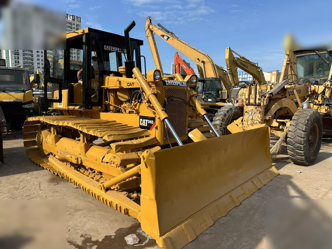 CATERPILLAR D6D - Máy ủi: hình 3 CATERPILLAR D6D - Máy ủi: hình 3