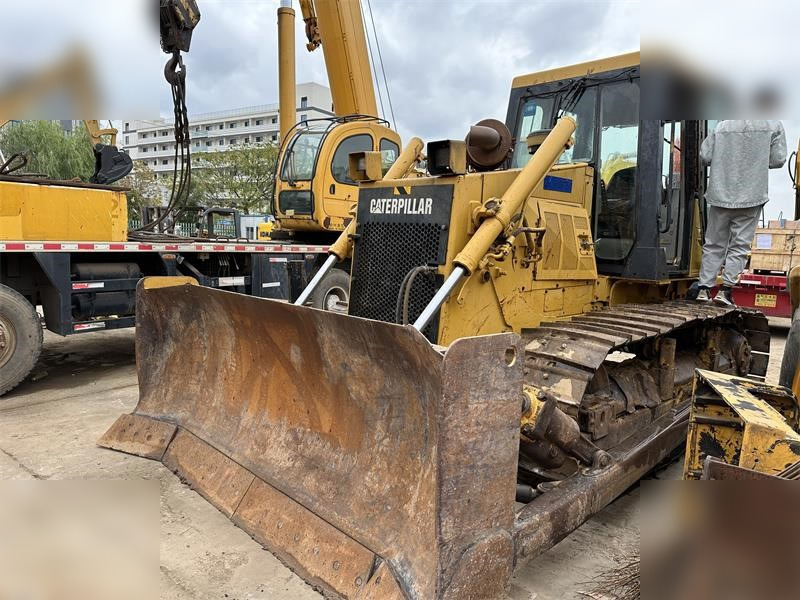 CATERPILLAR D6G2 XL - Máy ủi: hình 3 CATERPILLAR D6G2 XL - Máy ủi: hình 3