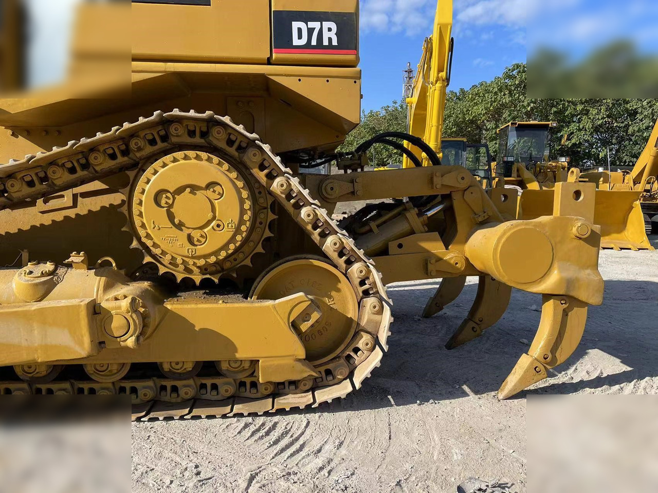 CATERPILLAR D7R II - Máy ủi: hình 4 CATERPILLAR D7R II - Máy ủi: hình 4