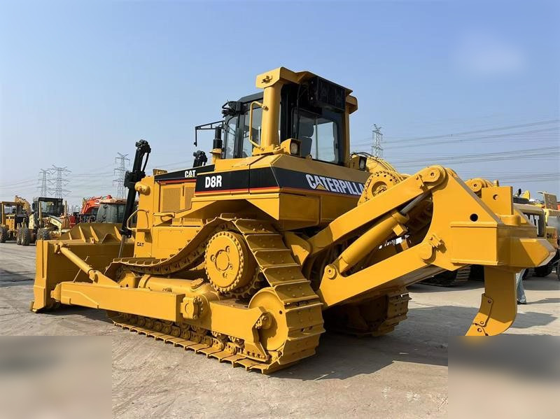 CATERPILLAR D8R - Máy ủi: hình 2 CATERPILLAR D8R - Máy ủi: hình 2