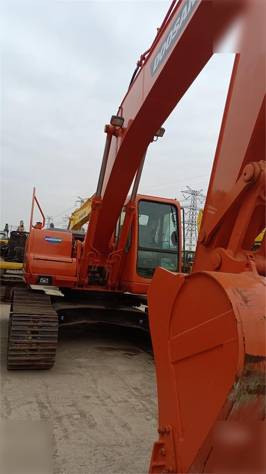 DOOSAN DH220 LC-7 - Máy xúc bánh xích: hình 2 DOOSAN DH220 LC-7 - Máy xúc bánh xích: hình 2