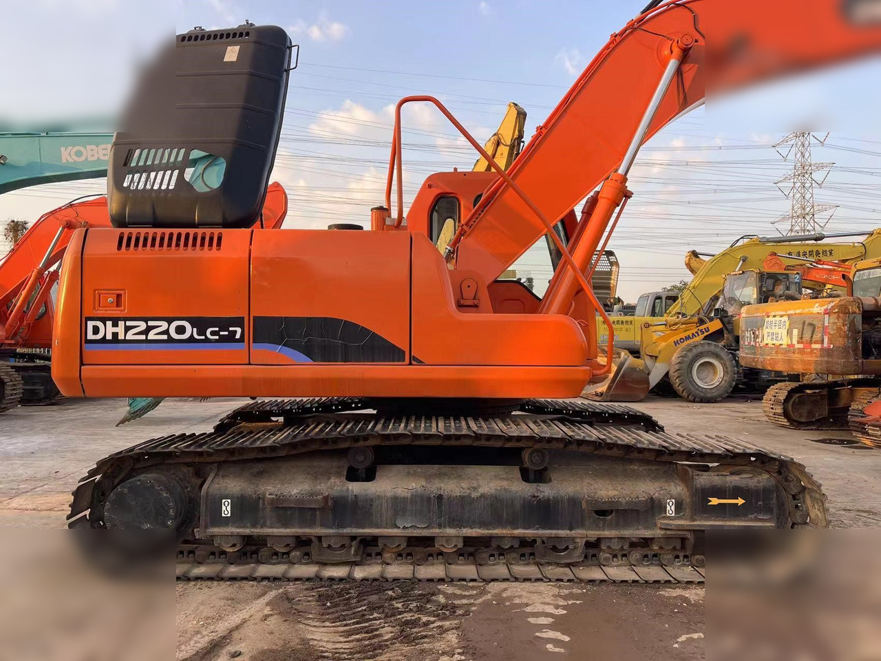 DOOSAN DH220 LC-7 - Máy xúc bánh xích: hình 5 DOOSAN DH220 LC-7 - Máy xúc bánh xích: hình 5