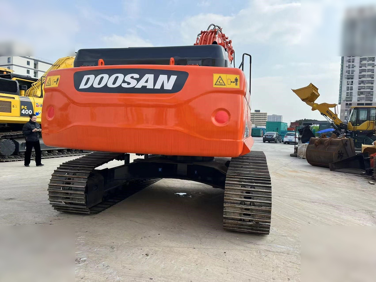 DOOSAN DX300 LC-9C - Máy xúc bánh xích: hình 4 DOOSAN DX300 LC-9C - Máy xúc bánh xích: hình 4