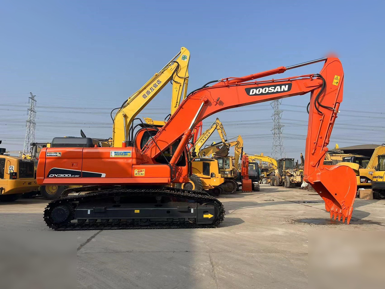 DOOSAN DX300 LC-9C - Máy xúc bánh xích: hình 1 DOOSAN DX300 LC-9C - Máy xúc bánh xích: hình 1