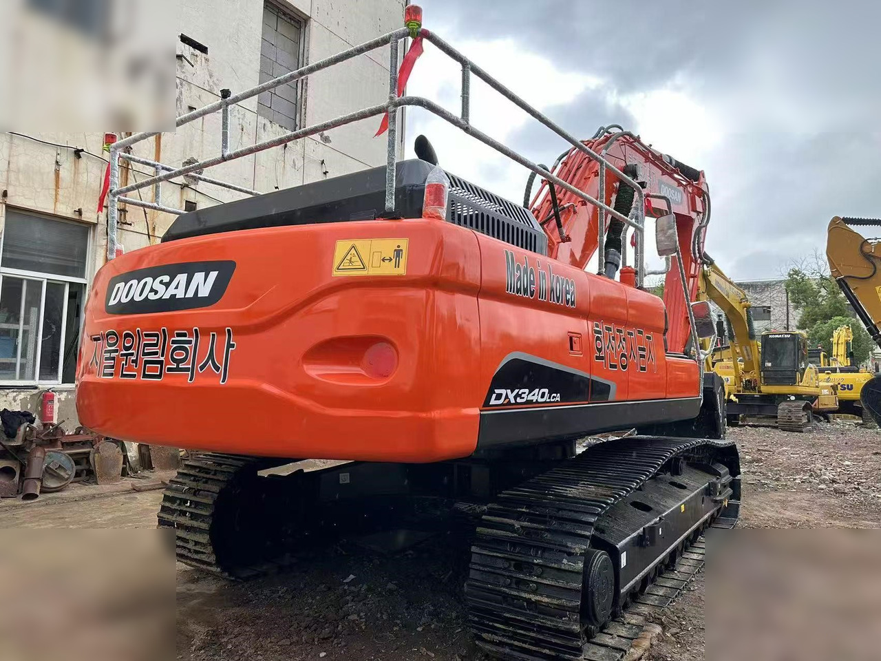 DOOSAN DX340 LCA - Máy xúc bánh xích: hình 2 DOOSAN DX340 LCA - Máy xúc bánh xích: hình 2