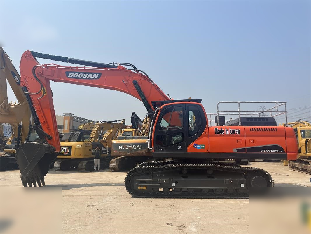 DOOSAN DX340 LCA - Máy xúc bánh xích: hình 1 DOOSAN DX340 LCA - Máy xúc bánh xích: hình 1