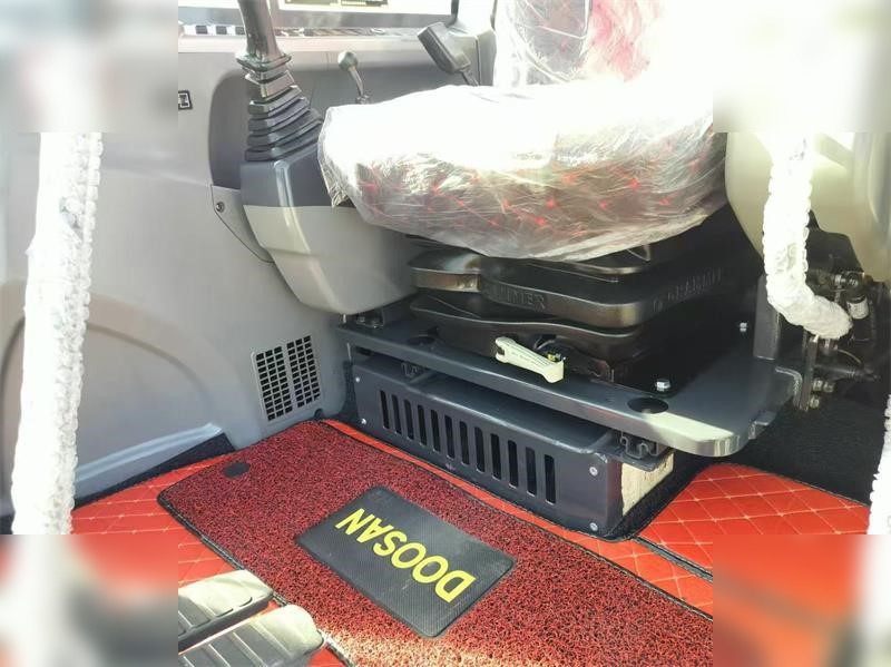 Cho thuê DOOSAN DX60-9C DOOSAN DX60-9C: hình 7