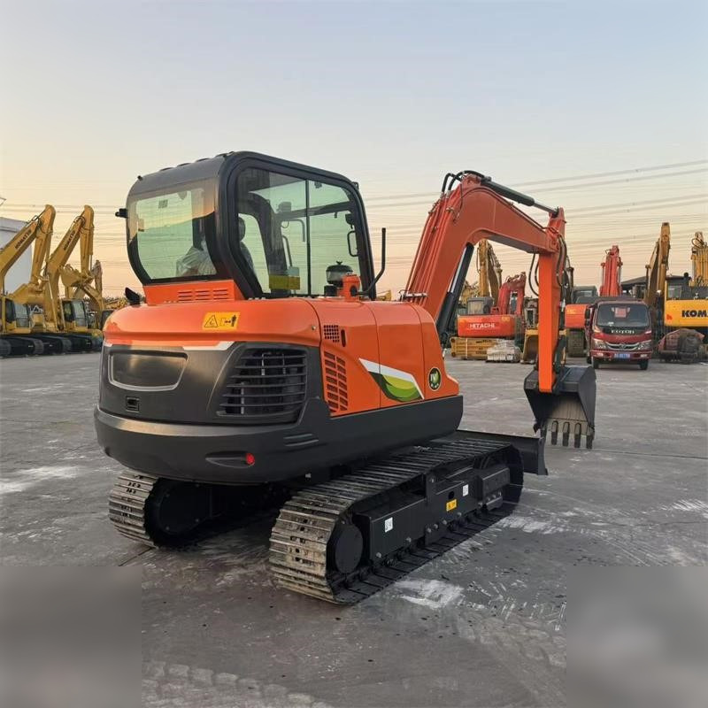 DOOSAN DX60E-10N - Máy xúc bánh xích: hình 3 DOOSAN DX60E-10N - Máy xúc bánh xích: hình 3