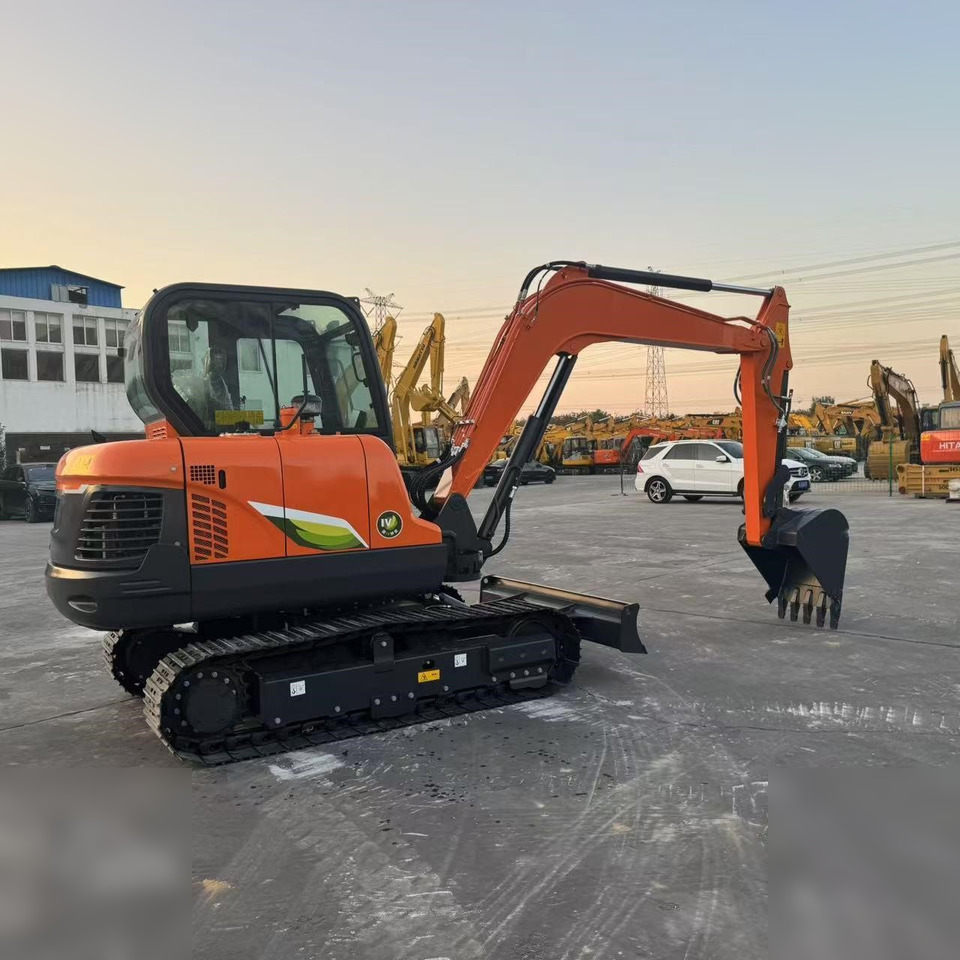 DOOSAN DX60E-10N - Máy xúc bánh xích: hình 5 DOOSAN DX60E-10N - Máy xúc bánh xích: hình 5
