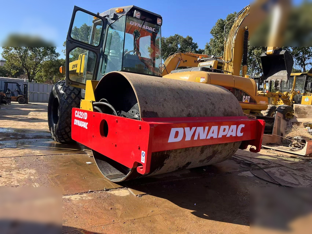 DYNAPAC CA251D - Máy đầm: hình 3 DYNAPAC CA251D - Máy đầm: hình 3