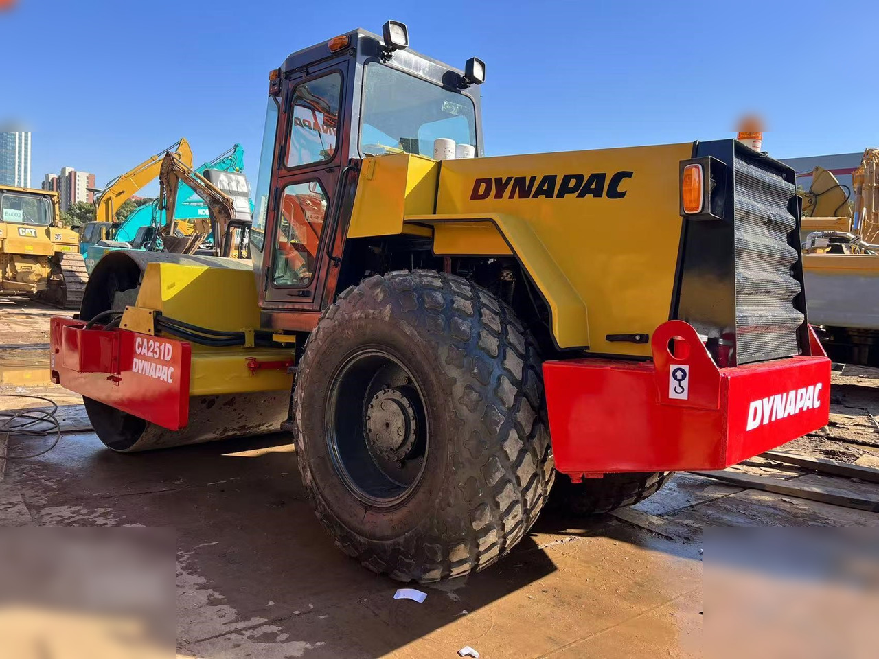 DYNAPAC CA251D - Máy đầm: hình 5 DYNAPAC CA251D - Máy đầm: hình 5