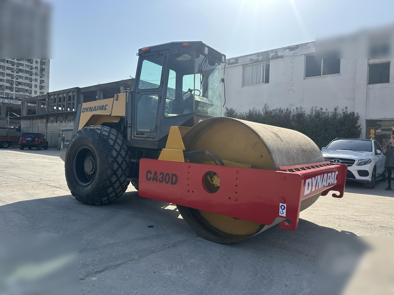 DYNAPAC CA30D - Máy đầm: hình 2 DYNAPAC CA30D - Máy đầm: hình 2