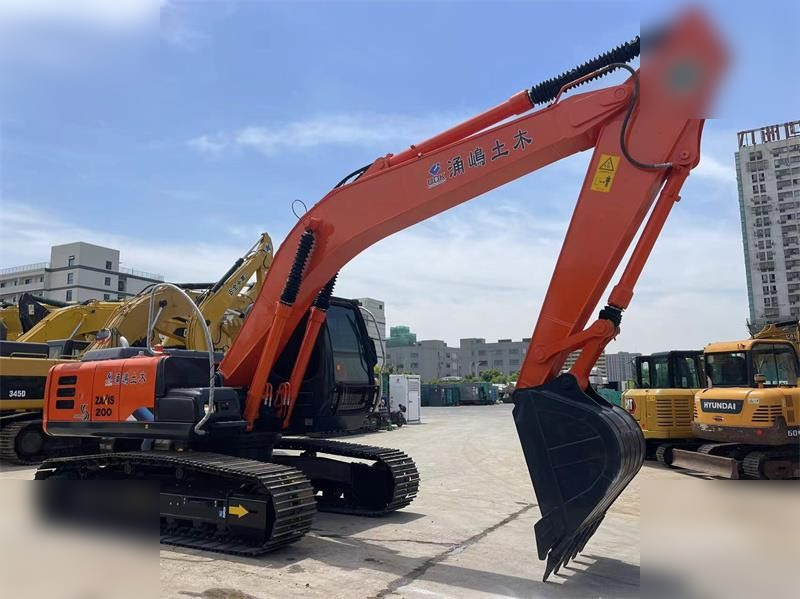 HITACHI ZX200 - Máy xúc bánh xích: hình 4 HITACHI ZX200 - Máy xúc bánh xích: hình 4