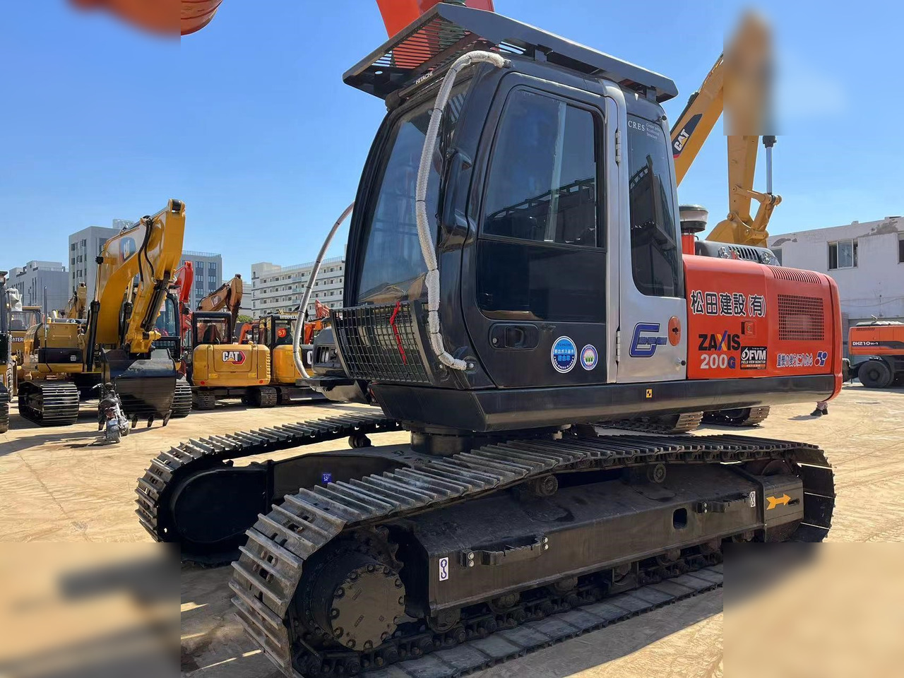 HITACHI ZX200 - Máy xúc bánh xích: hình 4 HITACHI ZX200 - Máy xúc bánh xích: hình 4
