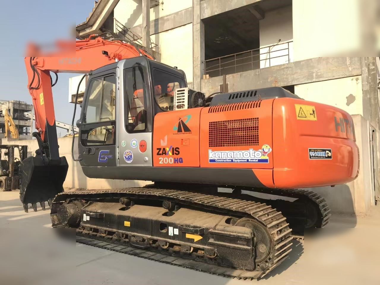 HITACHI ZX200 - Máy xúc bánh xích: hình 1 HITACHI ZX200 - Máy xúc bánh xích: hình 1