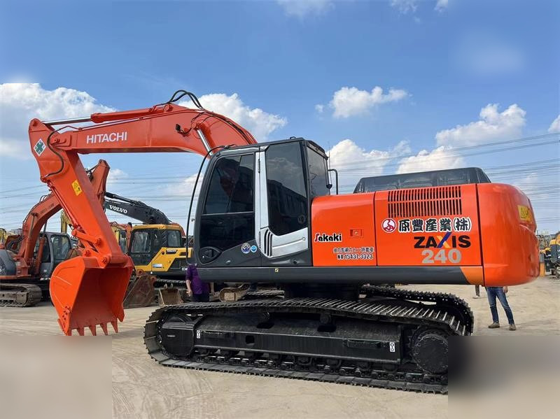 HITACHI ZX240-3 - Máy xúc bánh xích: hình 3 HITACHI ZX240-3 - Máy xúc bánh xích: hình 3