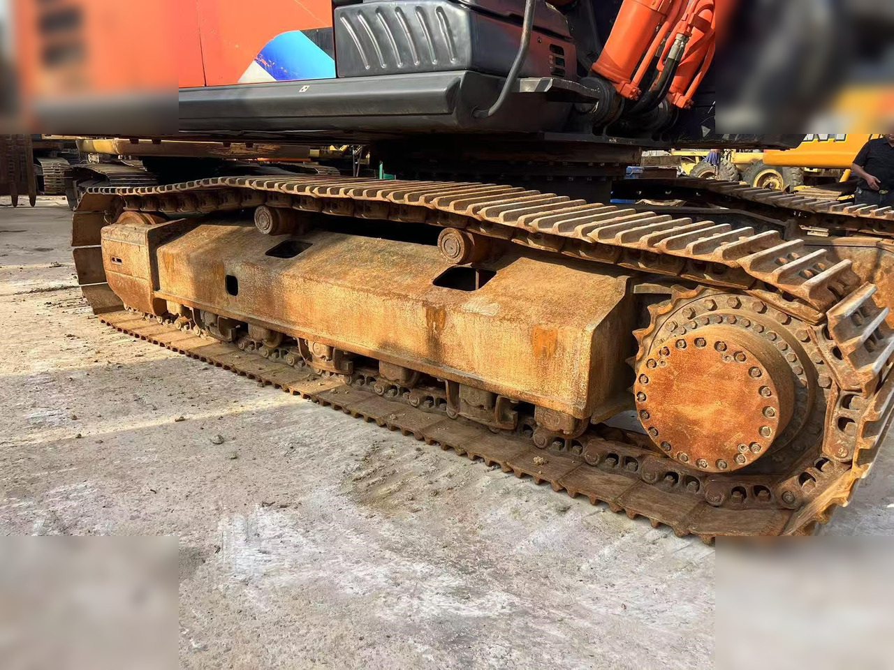 HITACHI ZX350H-5G - Máy xúc bánh xích: hình 4 HITACHI ZX350H-5G - Máy xúc bánh xích: hình 4