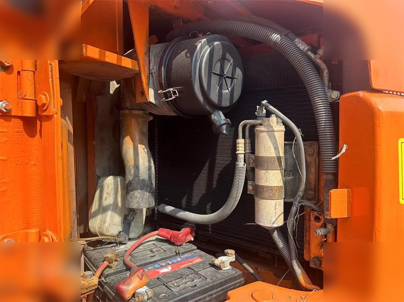HITACHI ZX75US - Máy xúc bánh xích: hình 5 HITACHI ZX75US - Máy xúc bánh xích: hình 5