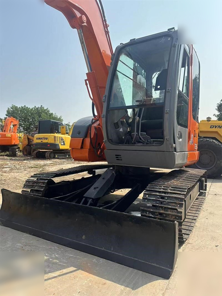 HITACHI ZX75US - Máy xúc bánh xích: hình 3 HITACHI ZX75US - Máy xúc bánh xích: hình 3