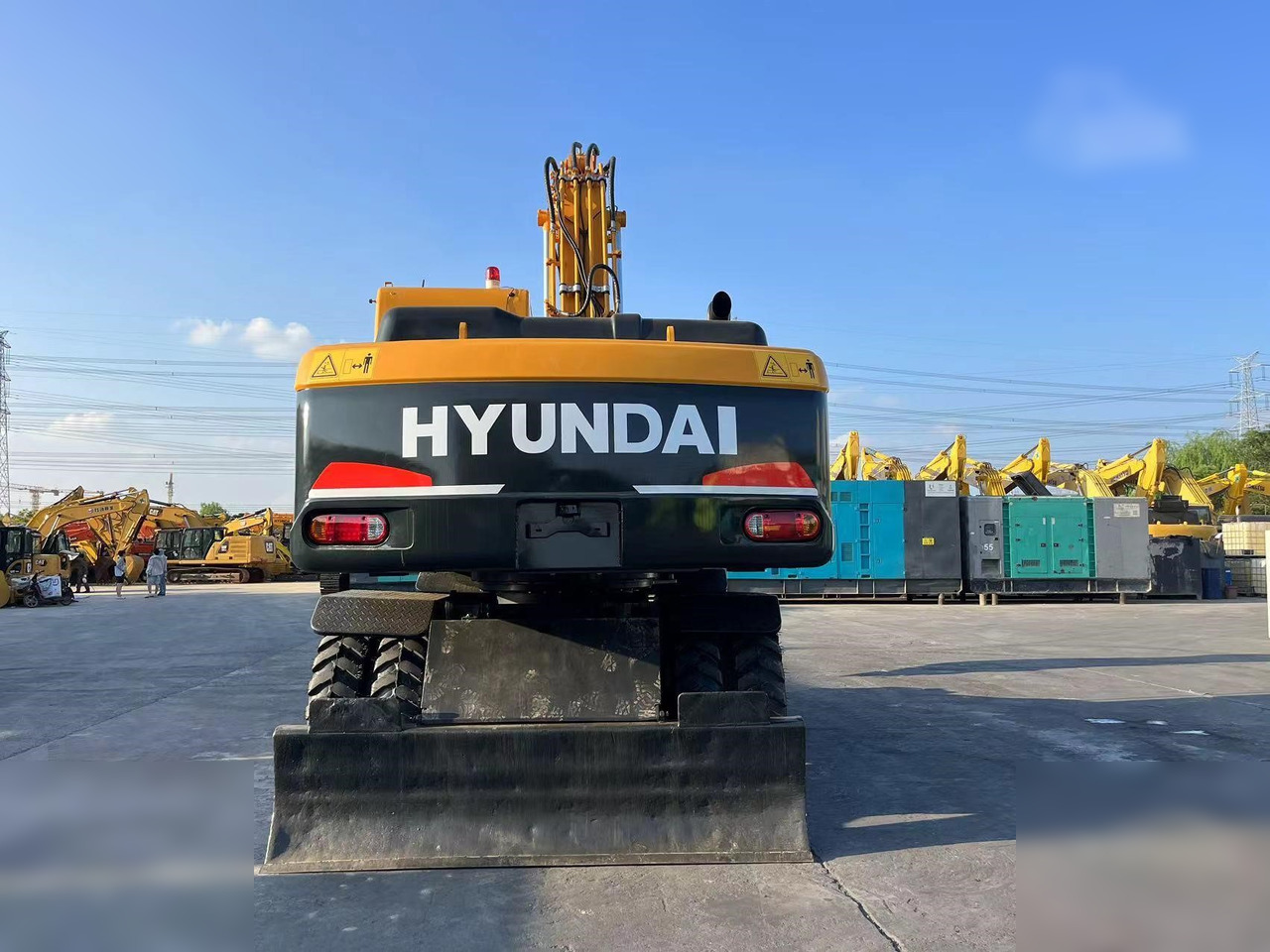 HYUNDAI ROBEX 210W-9 - Máy xúc bánh lốp: hình 3 HYUNDAI ROBEX 210W-9 - Máy xúc bánh lốp: hình 3
