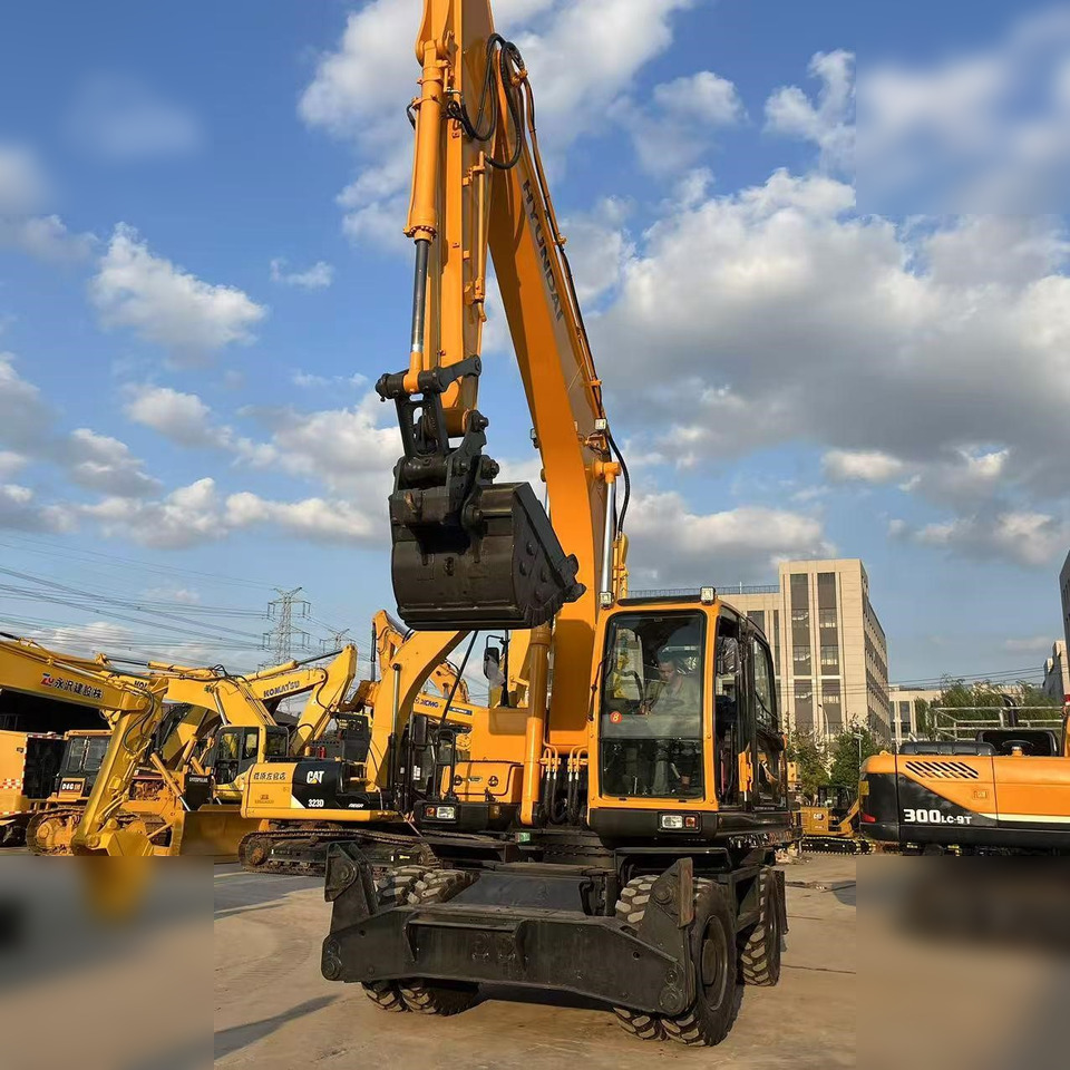 HYUNDAI ROBEX 210W-9 - Máy xúc bánh lốp: hình 2 HYUNDAI ROBEX 210W-9 - Máy xúc bánh lốp: hình 2