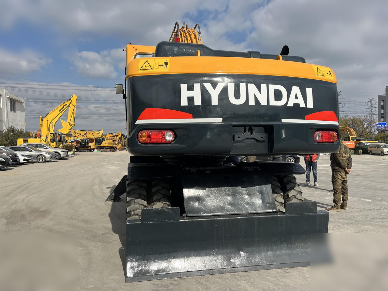 HYUNDAI ROBEX 210W-9 - Máy xúc bánh lốp: hình 4 HYUNDAI ROBEX 210W-9 - Máy xúc bánh lốp: hình 4