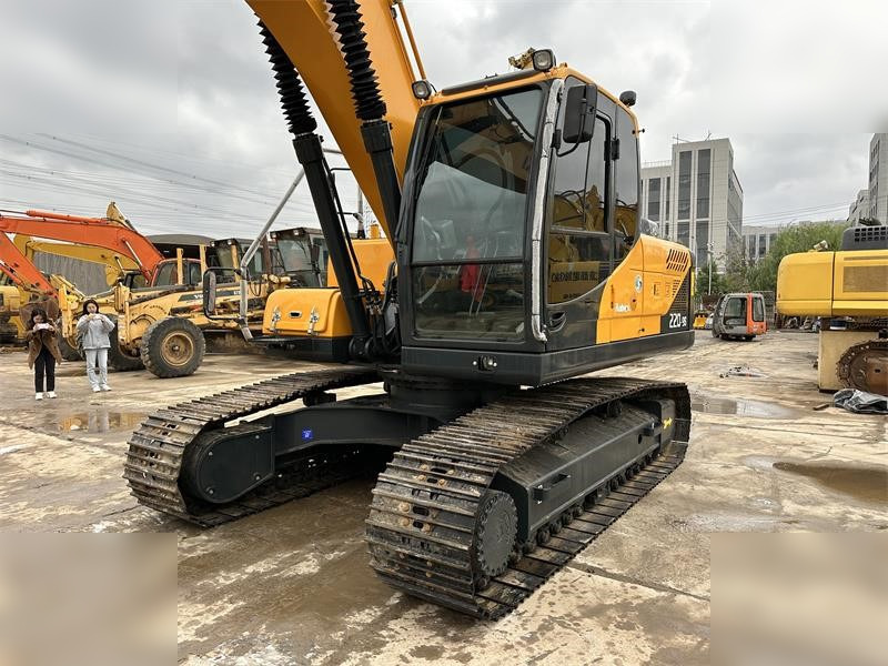 HYUNDAI ROBEX 220 LC-9S - Máy xúc bánh xích: hình 4 HYUNDAI ROBEX 220 LC-9S - Máy xúc bánh xích: hình 4