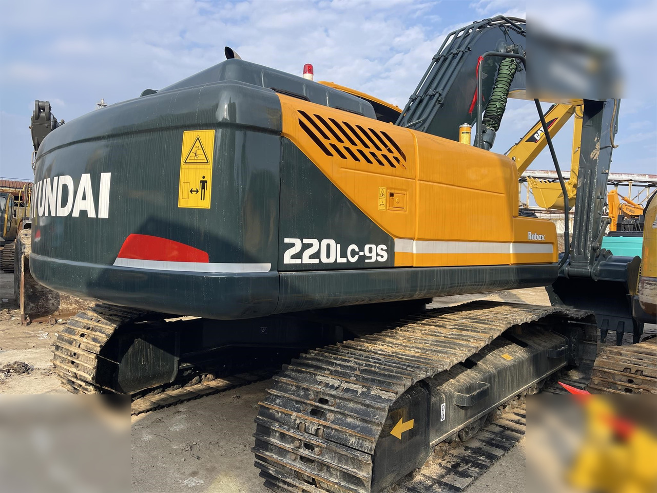 HYUNDAI ROBEX 220 LC-9S - Máy xúc bánh xích: hình 3 HYUNDAI ROBEX 220 LC-9S - Máy xúc bánh xích: hình 3