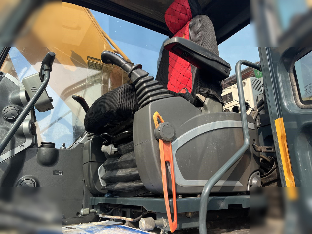 Cho thuê HYUNDAI ROBEX 305 LC-9T HYUNDAI ROBEX 305 LC-9T: hình 6 Cho thuê HYUNDAI ROBEX 305 LC-9T HYUNDAI ROBEX 305 LC-9T: hình 6