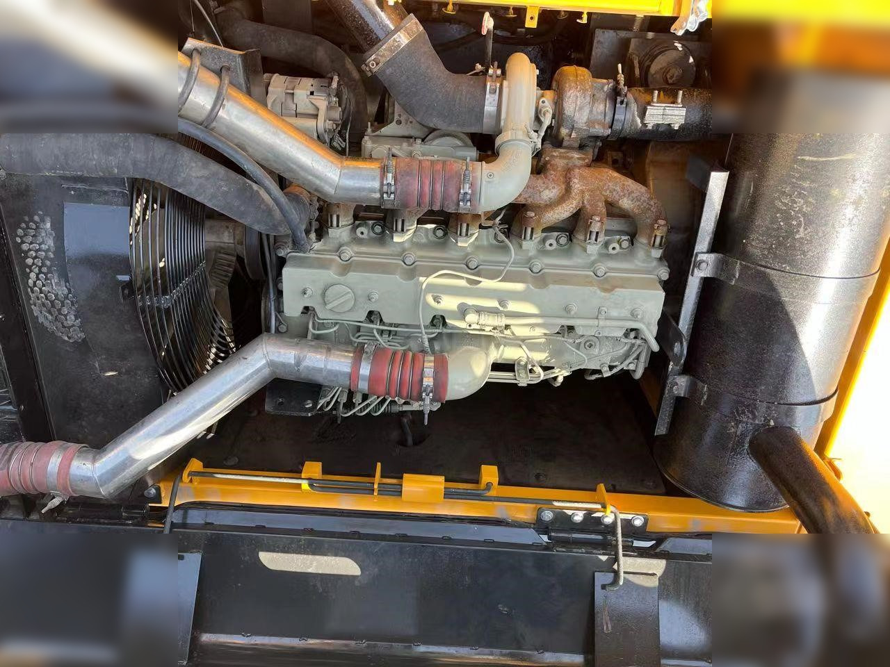 Máy xúc bánh xích HYUNDAI ROBEX 330 LC-9S: hình 9
