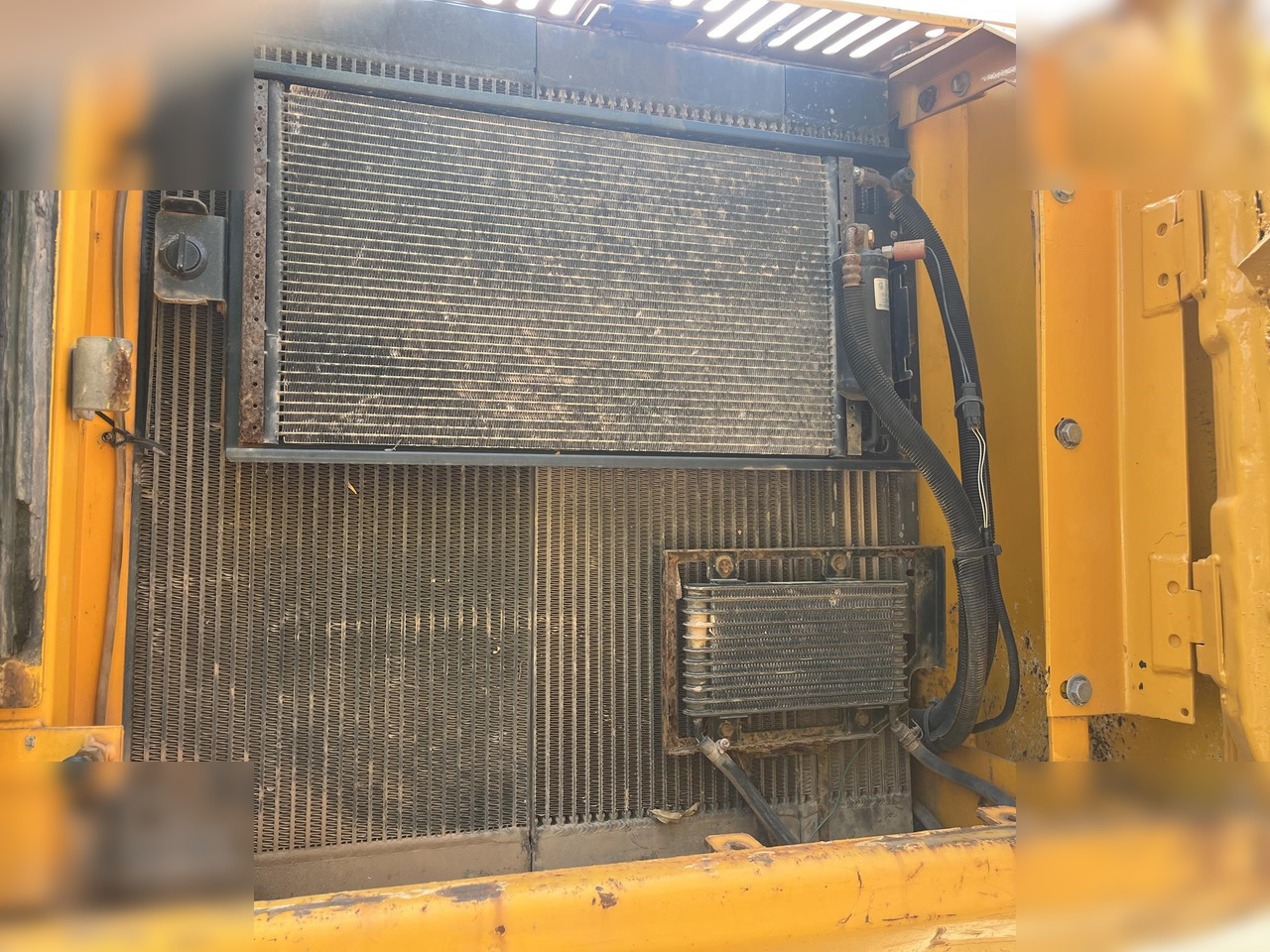 JCB JS220 LC - Máy xúc bánh xích: hình 5 JCB JS220 LC - Máy xúc bánh xích: hình 5