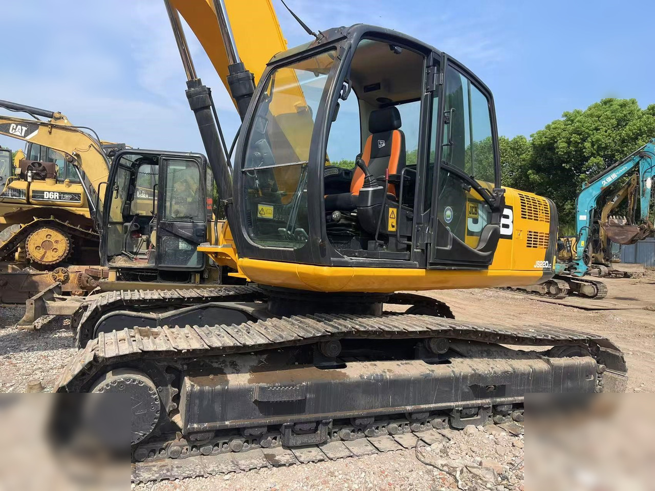 JCB JS220 LC - Máy xúc bánh xích: hình 4 JCB JS220 LC - Máy xúc bánh xích: hình 4