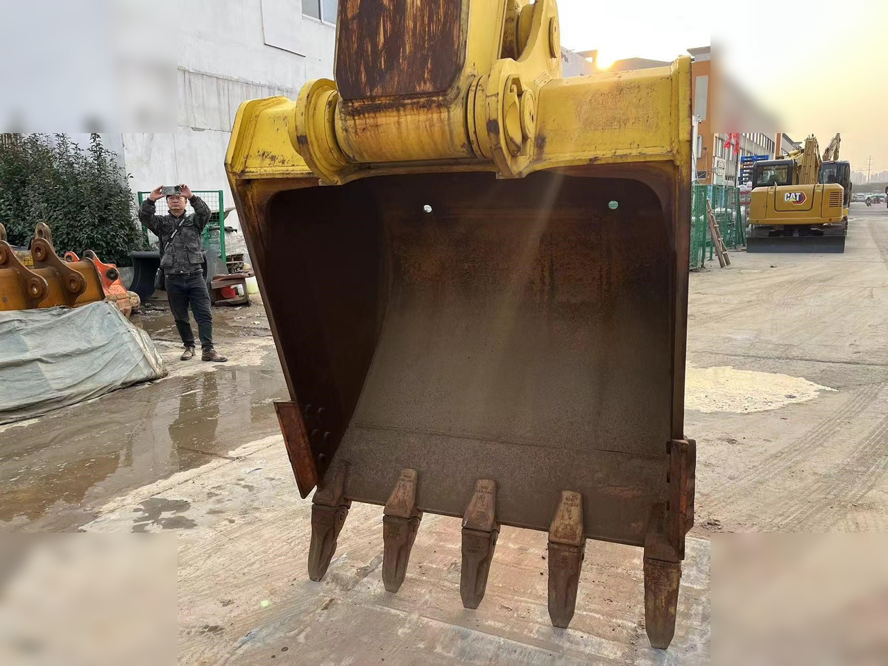 KOBELCO SK350 LC-8 - Máy xúc bánh xích: hình 5 KOBELCO SK350 LC-8 - Máy xúc bánh xích: hình 5