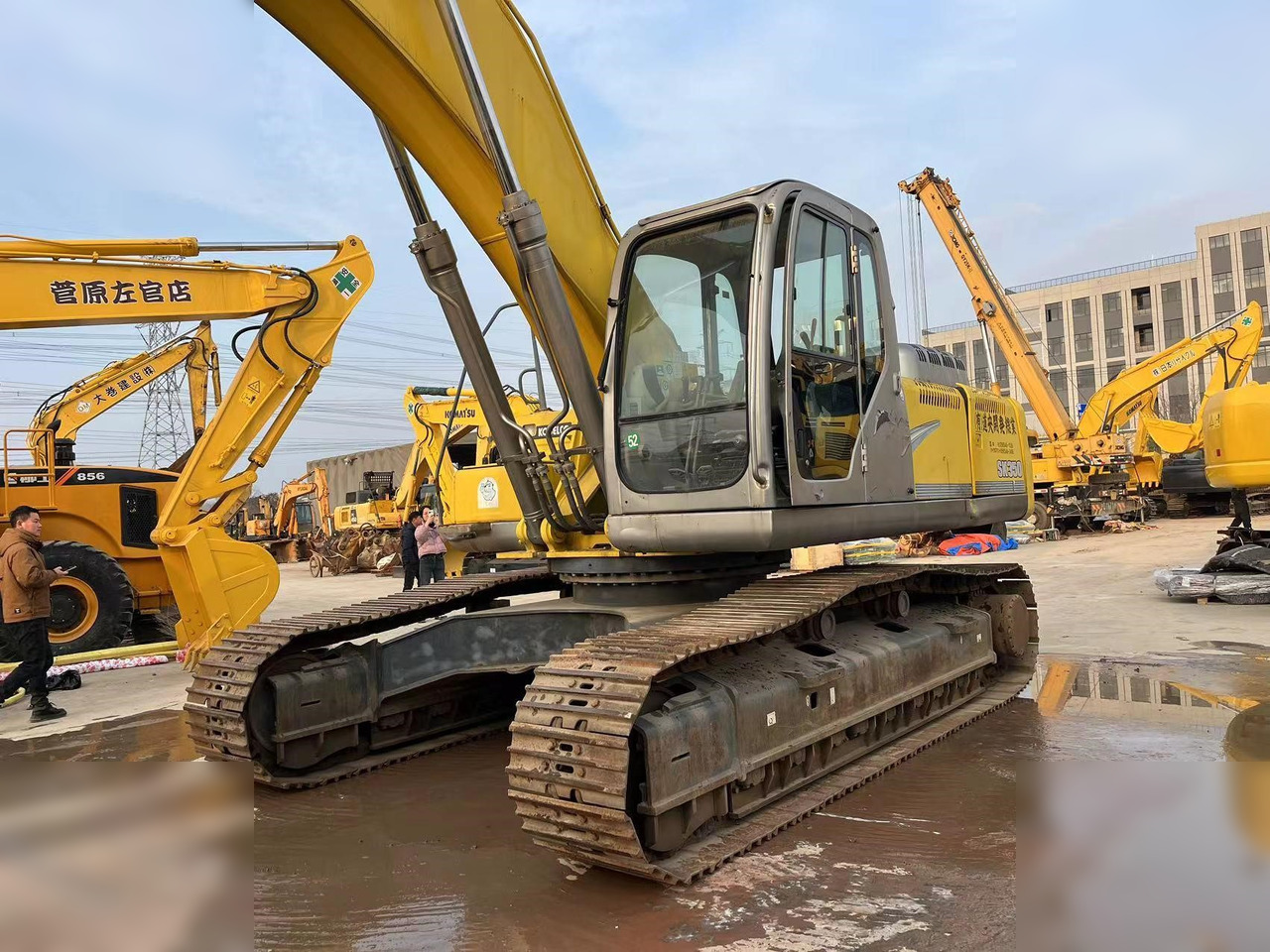 KOBELCO SK350 LC-8 - Máy xúc bánh xích: hình 4 KOBELCO SK350 LC-8 - Máy xúc bánh xích: hình 4