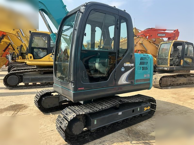 KOBELCO SK75-8 - Máy xúc bánh xích: hình 3 KOBELCO SK75-8 - Máy xúc bánh xích: hình 3