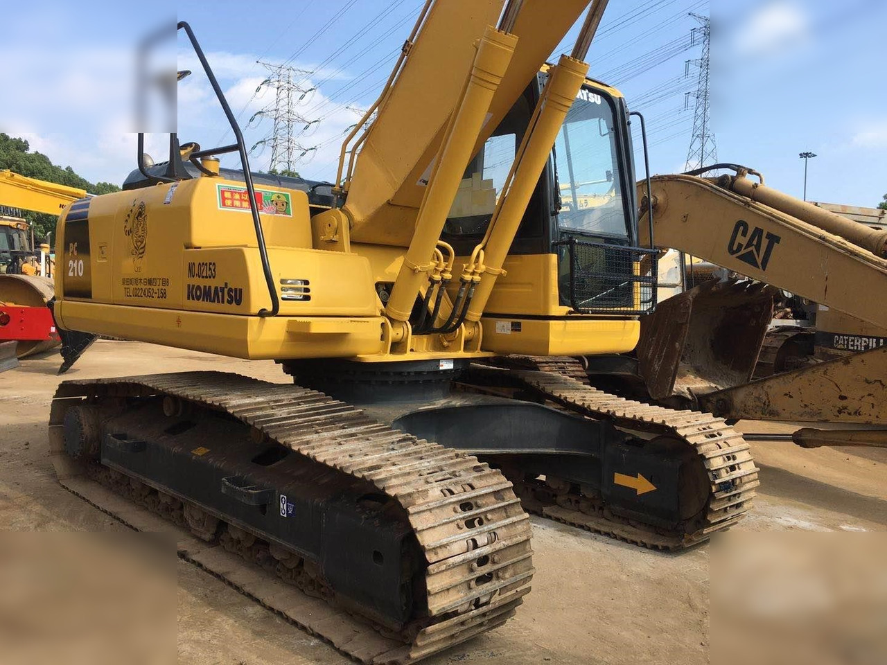 KOMATSU PC210-8N1 - Máy xúc bánh xích: hình 4 KOMATSU PC210-8N1 - Máy xúc bánh xích: hình 4