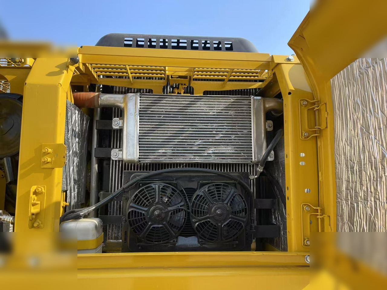 Máy xúc bánh xích KOMATSU PC220-7: hình 10