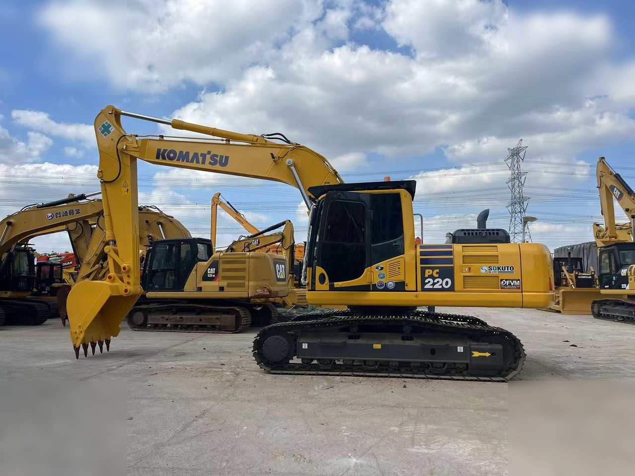KOMATSU PC220-8 - Máy xúc bánh xích: hình 2 KOMATSU PC220-8 - Máy xúc bánh xích: hình 2