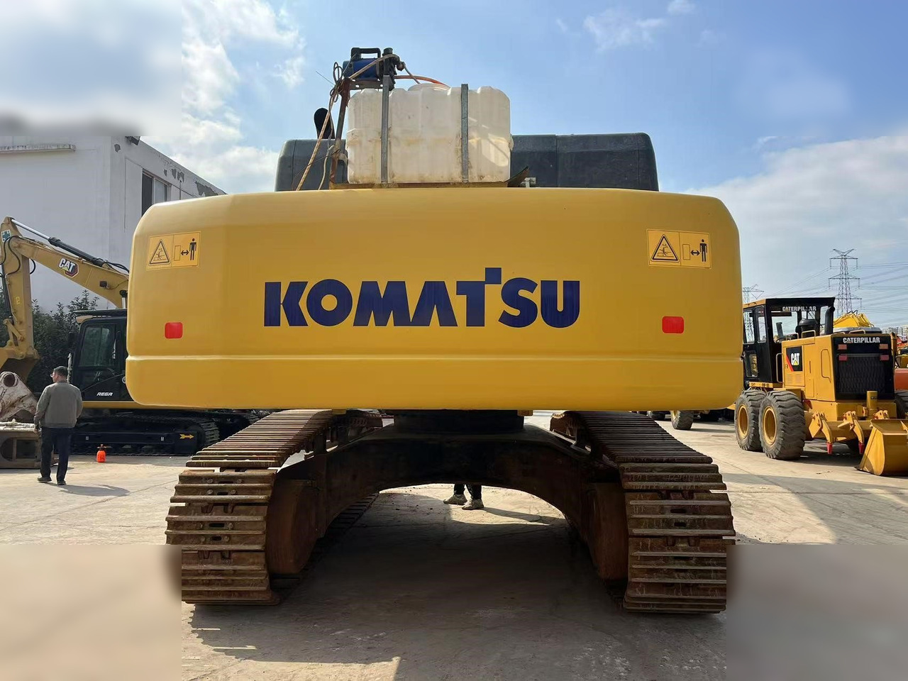 KOMATSU PC400-8R - Máy xúc bánh xích: hình 4 KOMATSU PC400-8R - Máy xúc bánh xích: hình 4