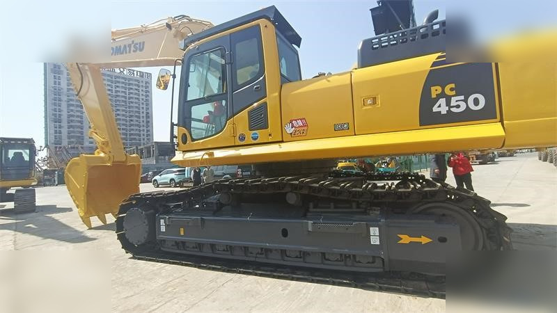 KOMATSU PC450-8 - Máy xúc bánh xích: hình 2 KOMATSU PC450-8 - Máy xúc bánh xích: hình 2