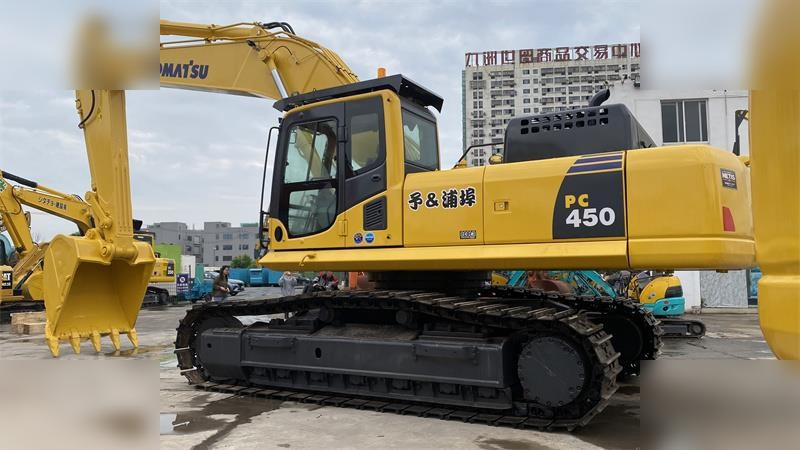 KOMATSU PC450-8 - Máy xúc bánh xích: hình 1 KOMATSU PC450-8 - Máy xúc bánh xích: hình 1